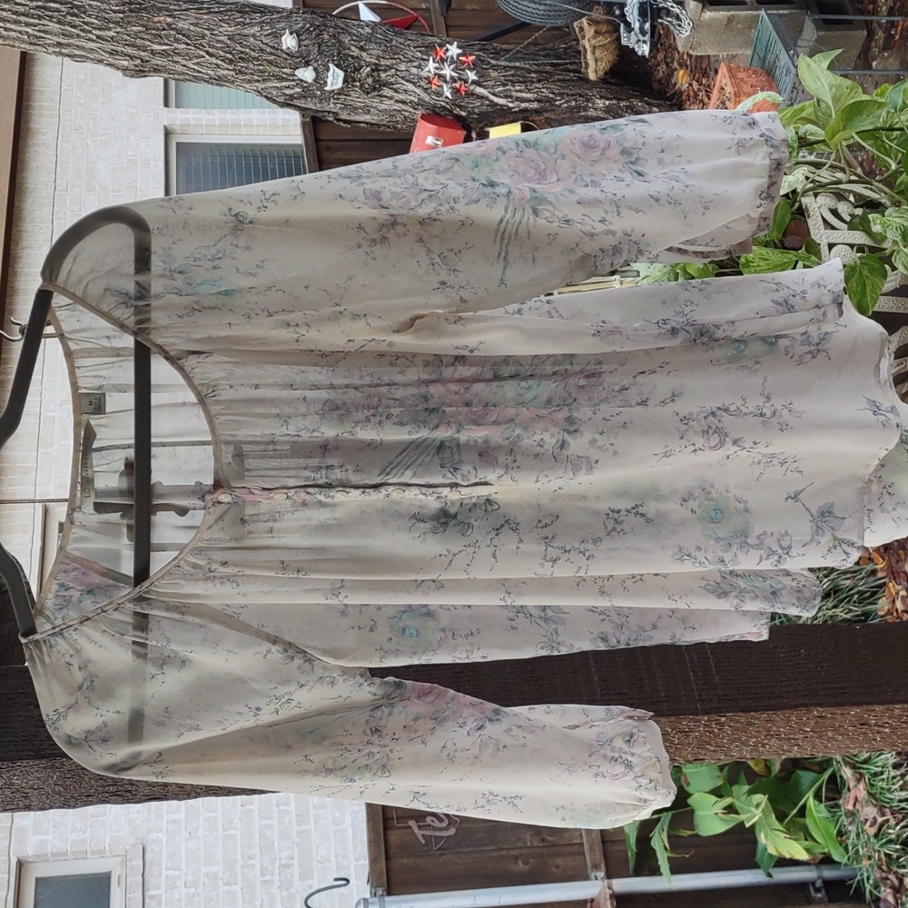 Lauren Conrad blouse